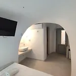 Bed & Breakfast Blue Dome Fira (Santorini)